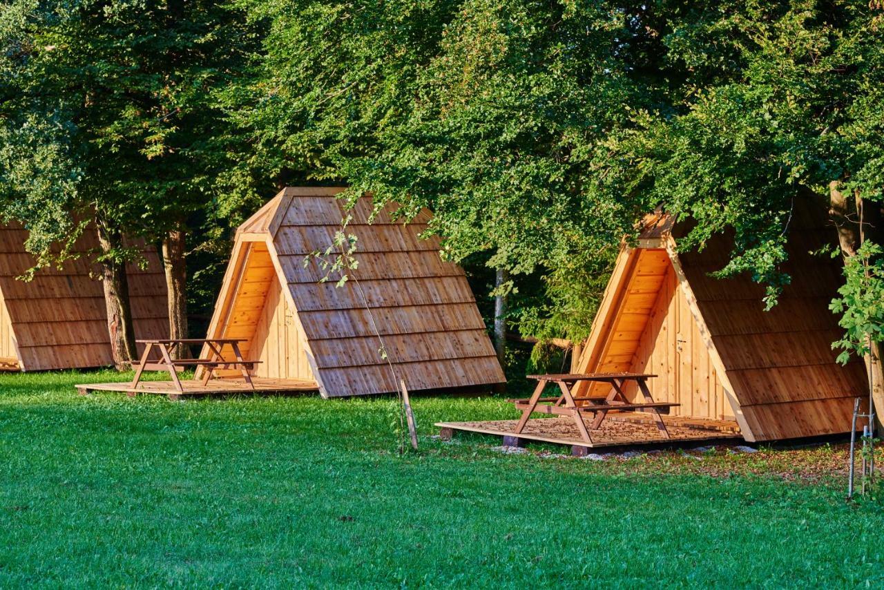 Glamping Village - Speleo Camp Logatec Bagian luar foto